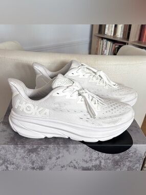 Hoka Clifton 9 Women’s 11B Triple White Running Shoes